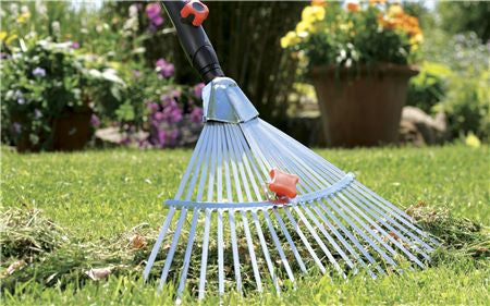 Escoba Metalica Graduable de 30 a 50cm Combisystem Gardena 3103-20