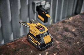 Cargador Portatil 5A USB Dewalt DCB094K