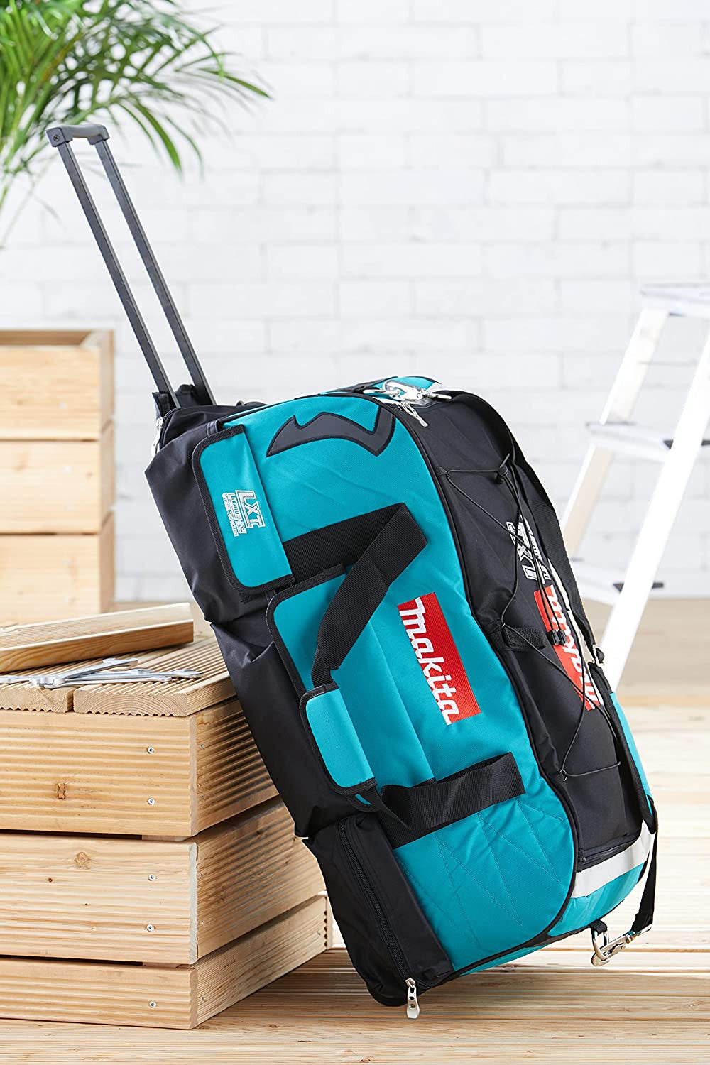 Bolsa porta herramientas profesional Makita con ruedas y tirador telescópico LXT600