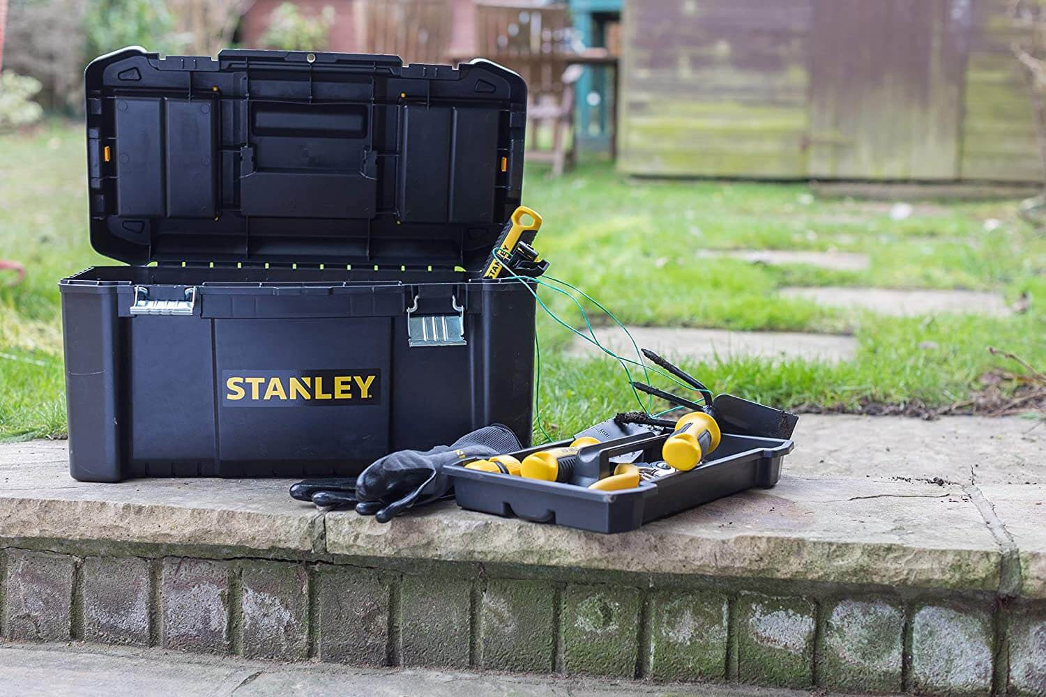 Caja de herramientas de plástico Stanley 19"/48cm con cierre metálico STST1-75521