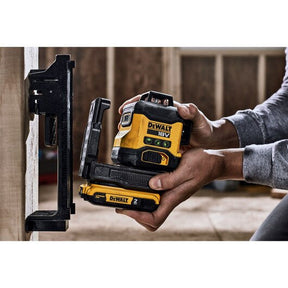 Nivel láser autonivelante Verde de 3 líneas 360° con batería 18V Li-Ion 2Ah Dewalt DCLE34031D1