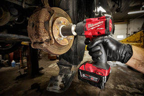 Llave de impacto de par medio M18 FUEL 1/2" Con anillo de fricción Milwaukee M18 FMTIW2F12-502X