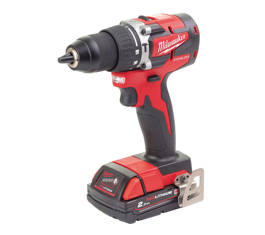 Taladro Percutor M18 con 2 baterías 2Ah + Cargador + Maletin Milwaukee M18 CBLPD-202C